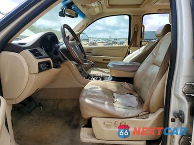 Zdjęcie 7 z 13 samochodu: 2008 CADILLAC ESCALADE LUXURY VIN:1GYEC63858R184385 - miniatura