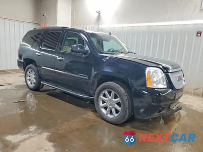 Czwarte zdjęcie samochodu z boku: 2014 GMC YUKON DENALI VIN:1GKS2EEFXER223747 - miniatura