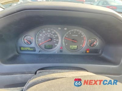 Zdjęcie 9 z 12 samochodu: 2004 VOLVO S60 2.5T VIN:YV1RS59V642408729 - miniatura