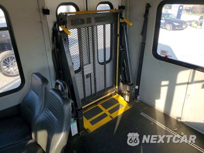 Zdjęcie 10 z 13 samochodu: 2014 FORD E450 SHUTTLE BUS VIN:1FDFE4FS2EDA23884 - miniatura
