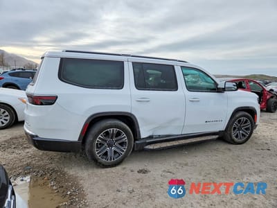 Trzecie zdjęcie samochodu z tyłu: 2022 JEEP WAGONEER SERIES III VIN:1C4SJVDTXNS200659 - miniatura