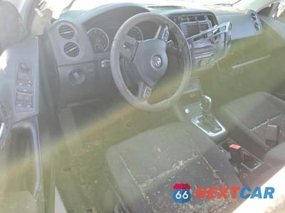 Zdjęcie 8 z 12 samochodu: 2018 VOLKSWAGEN TIGUAN LIMITED VIN:WVGAV7AX2JK002053 - miniatura