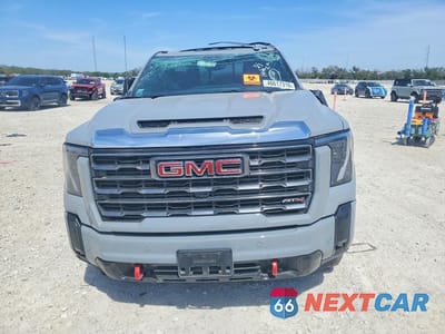 Piąte zdjęcie samochodu w środku: 2025 GMC SIERRA K2500 AT4 VIN:1GT4UPEYXSF115007 - miniatura