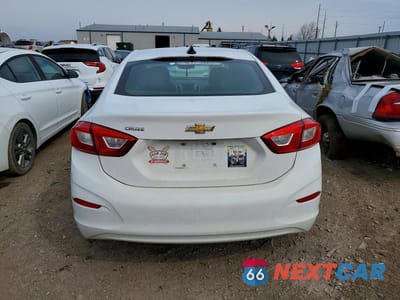 Zdjęcie 6 z 12 samochodu: 2018 CHEVROLET CRUZE LS VIN:1G1BC5SM7J7172296 - miniatura