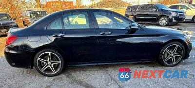 Zdjęcie 8 z 14 samochodu: 2016 MERCEDES-BENZ C 450 4MATIC AMG VIN:55SWF6EB2GU144777 - miniatura