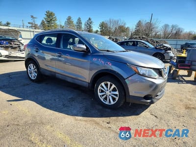 Czwarte zdjęcie samochodu z boku: 2017 NISSAN ROGUE SPORT SV VIN:JN1BJ1CR2HW105804 - miniatura