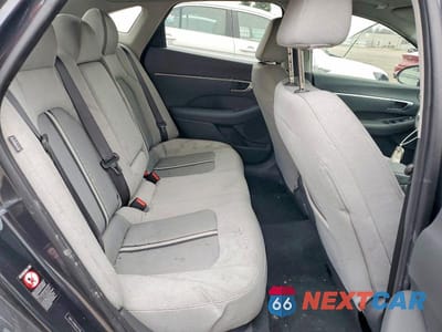 Zdjęcie 10 z 12 samochodu: 2021 HYUNDAI SONATA SEL VIN:5NPEL4JA8MH074304 - miniatura