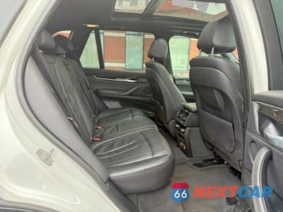Zdjęcie 6 z 10 samochodu: 2018 BMW X5 XDRIVE35I VIN:5UXKR0C52J0Y02782 - miniatura