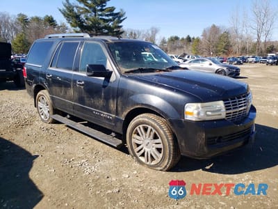 Czwarte zdjęcie samochodu z boku: 2010 LINCOLN NAVIGATOR VIN:5LMJJ2J50AEJ04735 - miniatura