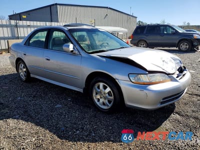Czwarte zdjęcie samochodu z boku: 2001 HONDA ACCORD EX VIN:1HGCG66891A137279 - miniatura