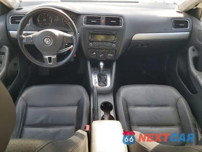 Zdjęcie 8 z 12 samochodu: 2013 VOLKSWAGEN JETTA SE VIN:3VWDX7AJ0DM279186 - miniatura