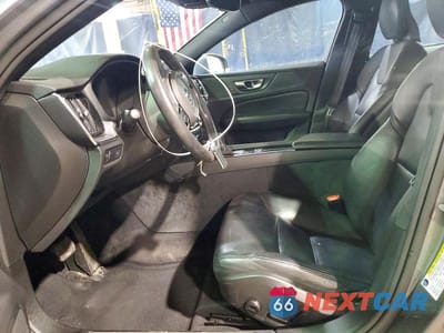 Zdjęcie 7 z 11 samochodu: 2020 VOLVO S60 T6 MOMENTUM VIN:7JRA22TK5LG043060 - miniatura
