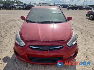 Piąte zdjęcie samochodu w środku: 2015 HYUNDAI ACCENT GLS VIN:KMHCT4AE3FU916920 - miniatura