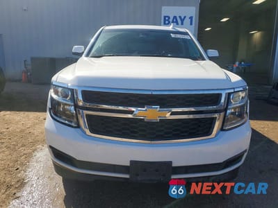 Piąte zdjęcie samochodu w środku: 2017 CHEVROLET TAHOE K1500 LT VIN:1GNSKBKC5HR194898 - miniatura