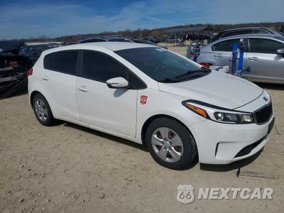 Czwarte zdjęcie samochodu z boku: 2017 KIA FORTE VIN:KNAFK5A85H5694721 - miniatura