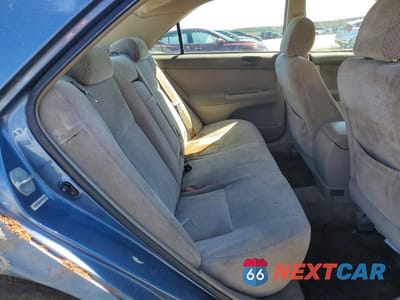 Zdjęcie 10 z 11 samochodu: 2004 TOYOTA CAMRY LE VIN:4T1BE32K74U791986 - miniatura