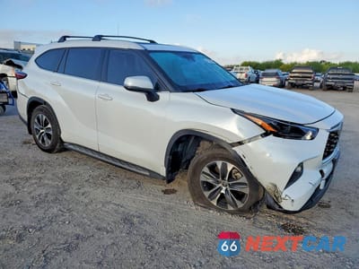 Czwarte zdjęcie samochodu z boku: 2022 TOYOTA HIGHLANDER XLE VIN:5TDGZRAH0NS110967 - miniatura