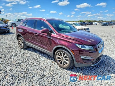 Czwarte zdjęcie samochodu z boku: 2019 LINCOLN MKC SELECT VIN:5LMCJ2C99KUL18445 - miniatura