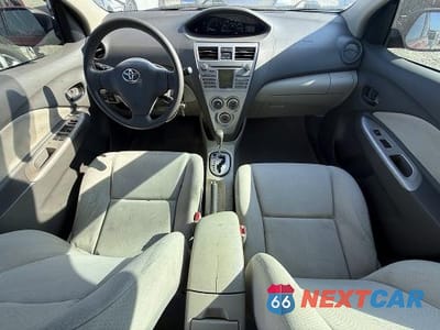 Zdjęcie 8 z 12 samochodu: 2009 TOYOTA YARIS BASE VIN:JTDBT903694046372 - miniatura