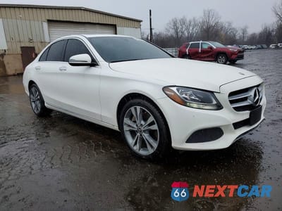 Czwarte zdjęcie samochodu z boku: 2018 MERCEDES-BENZ C 300 4MATIC VIN:55SWF4KB6JU279194 - miniatura