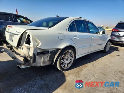 Trzecie zdjęcie samochodu z tyłu: 2008 MERCEDES-BENZ E 350 4MATIC VIN:WDBUF87X18B259970 - miniatura