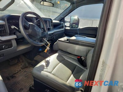 Zdjęcie 7 z 13 samochodu: 2024 FORD F350 SUPER DUTY VIN:1FD8W3GT3REE68304 - miniatura