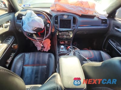 Zdjęcie 8 z 13 samochodu: 2019 CHRYSLER 300 S VIN:2C3CCABG9KH655281 - miniatura