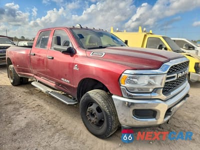 Czwarte zdjęcie samochodu z boku: 2021 RAM 3500 TRADESMAN VIN:3C63RRGL2MG537467 - miniatura