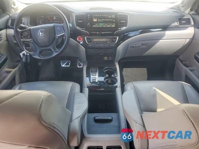 Zdjęcie 8 z 14 samochodu: 2019 HONDA PILOT TOURING VIN:5FNYF5H62KB010802 - miniatura