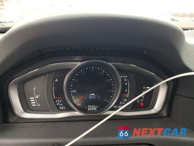 Zdjęcie 9 z 13 samochodu: 2016 VOLVO XC70 T5 PLATINUM VIN:YV4612NM2G1264871 - miniatura