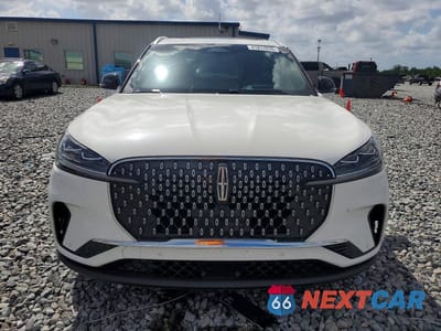 Piąte zdjęcie samochodu w środku: 2025 LINCOLN AVIATOR RESERVE VIN:5LM5J7XC2SGL04719 - miniatura