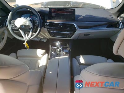 Zdjęcie 8 z 13 samochodu: 2022 BMW 540 I VIN:WBA53BJ01NWX78672 - miniatura