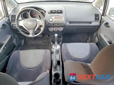 Zdjęcie 8 z 12 samochodu: 2007 HONDA FIT S VIN:JHMGD38647S012131 - miniatura