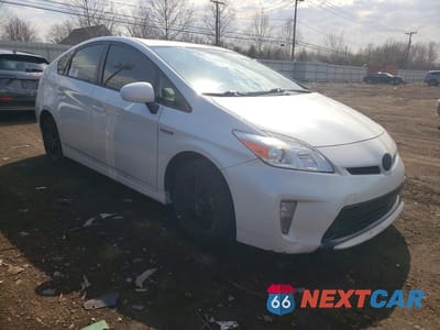 Czwarte zdjęcie samochodu z boku: 2015 TOYOTA PRIUS TWO VIN:JTDKN3DU2F0436396 - miniatura