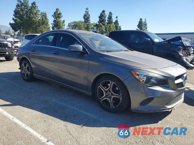 Czwarte zdjęcie samochodu z boku: 2018 MERCEDES-BENZ CLA 250 VIN:WDDSJ4EB1JN653793 - miniatura