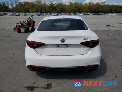 Zdjęcie 6 z 13 samochodu: 2017 ALFA ROMEO GIULIA VIN:ZARFAEBN3H7535619 - miniatura