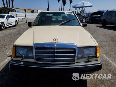 Piąte zdjęcie samochodu w środku: 1986 MERCEDES-BENZ 300 E VIN:WDBEA30D3GA239178 - miniatura