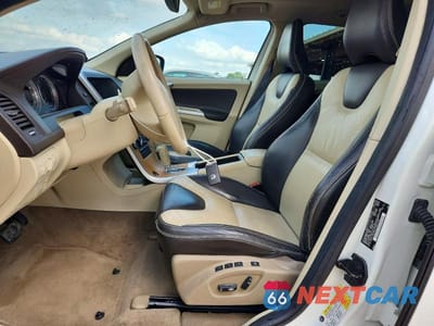 Zdjęcie 7 z 13 samochodu: 2010 VOLVO XC60 T6 VIN:YV4992DZ5A2029014 - miniatura