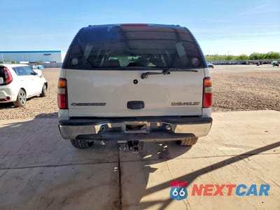 Zdjęcie 6 z 12 samochodu: 2001 CHEVROLET SUBURBAN K1500 VIN:3GNFK16T51G204907 - miniatura