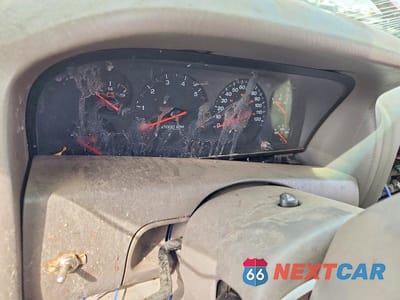 Zdjęcie 9 z 13 samochodu: 2000 JEEP GRAND CHEROKEE LIMITED VIN:1J4GW58N4YC306648 - miniatura