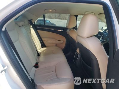 Zdjęcie 10 z 12 samochodu: 2017 CHRYSLER 300 LIMITED VIN:2C3CCAAGXHH646471 - miniatura