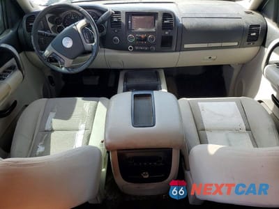 Zdjęcie 8 z 11 samochodu: 2007 CHEVROLET SILVERADO LT FLATBED TRUCK VIN:1GCHK23K27F528457 - miniatura