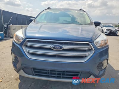 Piąte zdjęcie samochodu w środku: 2018 FORD ESCAPE SE VIN:1FMCU9GD3JUC33617 - miniatura