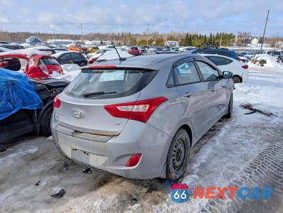 Trzecie zdjęcie samochodu z tyłu: 2015 HYUNDAI ELANTRA GT BASE VIN:KMHD35LH6FU239380 - miniatura
