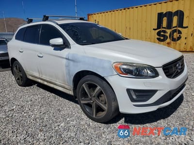 Czwarte zdjęcie samochodu z boku: 2015 VOLVO XC60 T6 R-DESIGN PLATINUM VIN:YV4902RS4F2734111 - miniatura