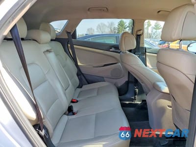 Zdjęcie 10 z 12 samochodu: 2018 HYUNDAI TUCSON VIN:KM8J3CA47JU623166 - miniatura
