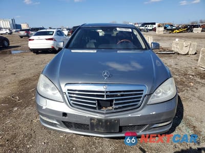 Piąte zdjęcie samochodu w środku: 2011 MERCEDES-BENZ S 550 VIN:WDDNG7BB4BA369875 - miniatura