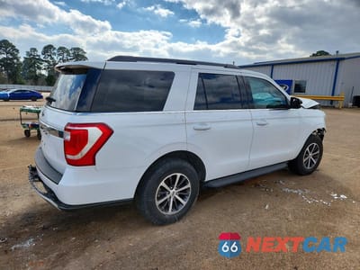 Trzecie zdjęcie samochodu z tyłu: 2021 FORD EXPEDITION XLT VIN:1FMJU1HT5MEA73527 - miniatura