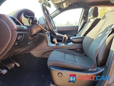 Zdjęcie 7 z 13 samochodu: 2019 JEEP GRAND CHEROKEE LAREDO VIN:1C4RJFAG2KC822917 - miniatura
