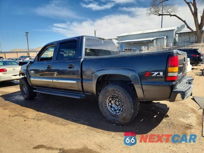 Drugie zdjęcie samochodu z przodu: 2005 GMC NEW SIERRA K1500 VIN:2GTEK13T751155328 - miniatura